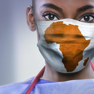 Frau mit Mundschutz Afrika