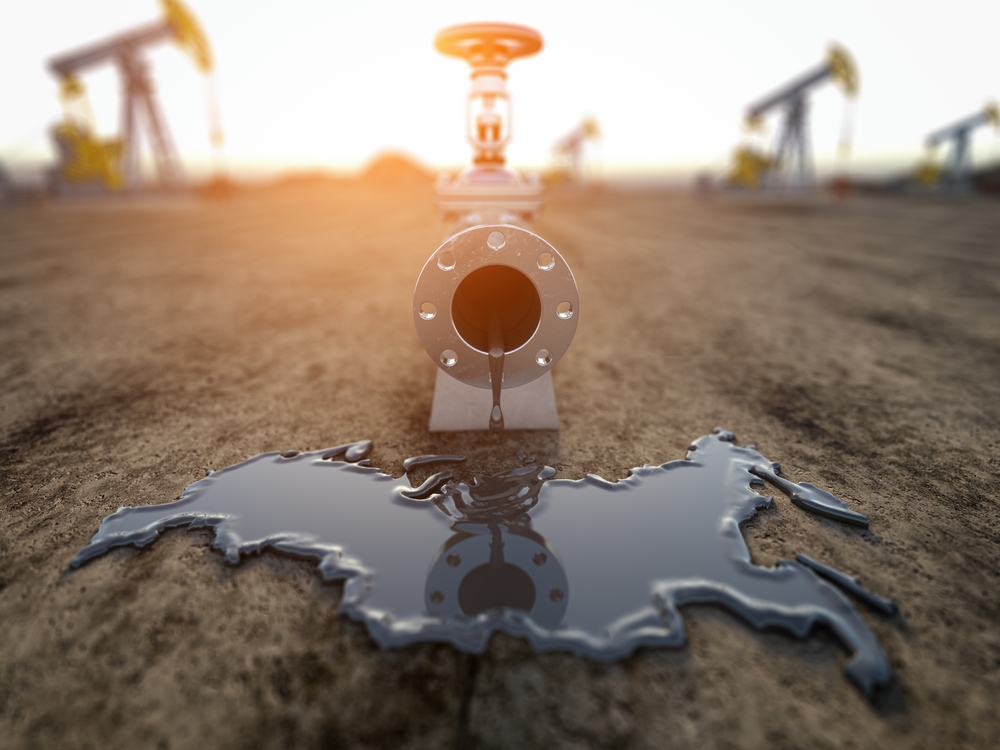 Öl sammelt sich aus einer Pipeline zu einem geografischen Russland-Bild